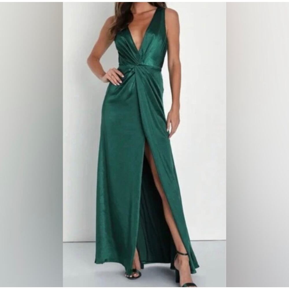 Lulus Emerald Green Satin Gown Sleeveless Pleated Maxi Dress Size XS Formal